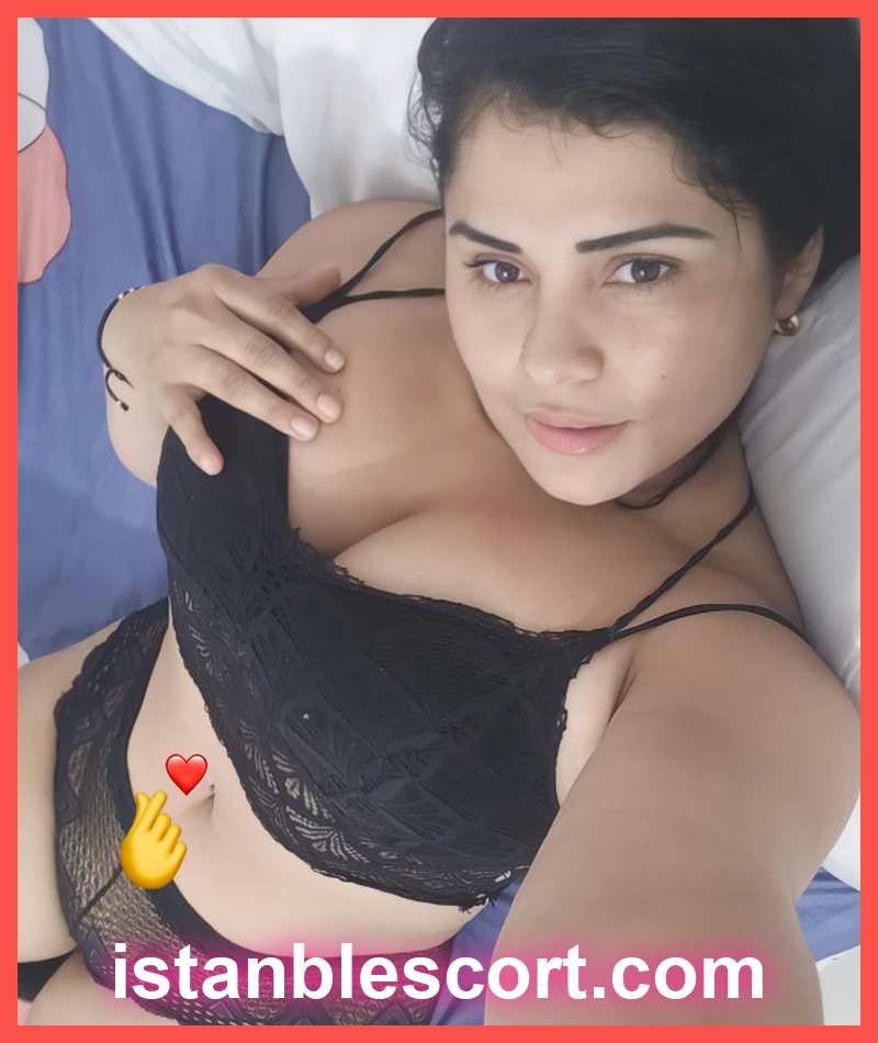 Tuğçe, 25 — بطاقة فترينة Ünalan